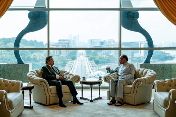 PM Anwar receives visit from Abang Jo with both pledging closer federal-Sarawak ties 