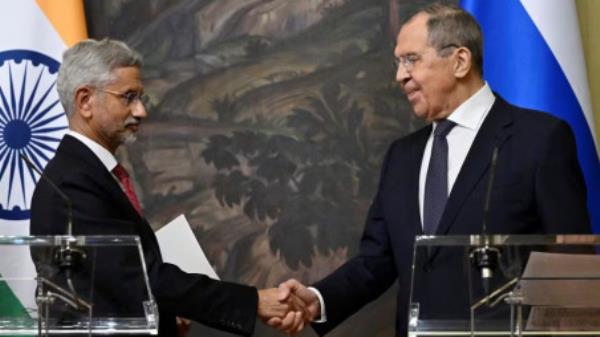 Russia's Foreign Minister Sergei Lavrov shakes hands with India's Foreign Minister Subrahmanyam Jaishankar during a joint press co<em></em>nference following their talks in Moscow, Russia December 27, 2023. Alexander Nemenov/Pool via REUTERS