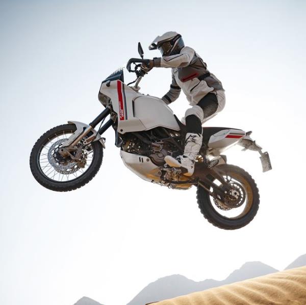2024 ducati desertx