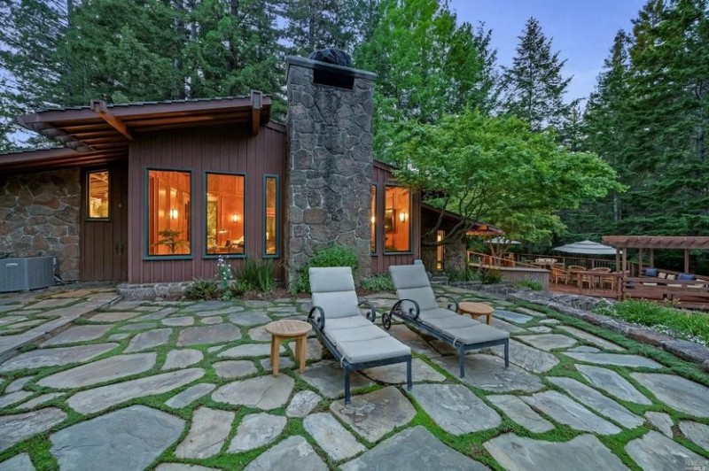 Realtor.com - Charles M. Schulz Home 11