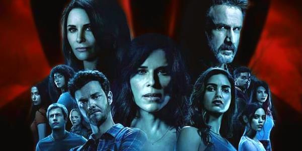 Scream 5 poster with Neve Campbell, Courteney Cox in usual arrangement